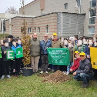 A Cherasco una riuscita festa dell’albero grazie ai  volontari di Legambiente