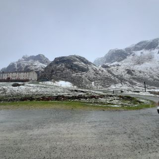 MALTEMPO / Neve di fine maggio ai duemila metri di Pian del Re [FOTO]