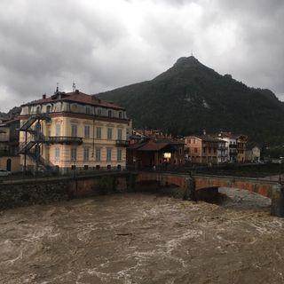 Il ponte Odasso e il fiume Tanaro, a Garessio