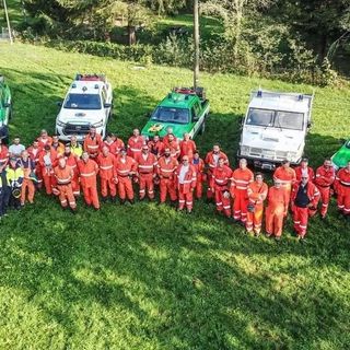 Buon Natale dagli AIB, i preziosi volontari dell'associazione antincendi boschivi della provincia di Cuneo [VIDEO]