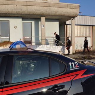 Il casolare abbandonato in strada Gamba di Bosco dove sono stati trovati i corpi di Issa Loum, 24 anni, e Mamadou Saliou Diallo, 28 anni