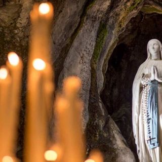 A Lourdes il 25 marzo del 1858, la “Signora di Massabielle” svela finalmente il suo nome Bernadette Soubirous: «Io sono l’Immacolata Concezione»