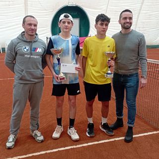 La finale under 14 (da sx Lorenzo Cane presidente, Samuele Giordano vincitore, Ganriele Varca finalista, Giorgio Demarchi referente Nibo( La finale under 14 (da sx Lorenzo Cane presidente, Samuele Giordano vincitore, Ganriele Varca finalista, Giorgio Demarchi referente Nibo(