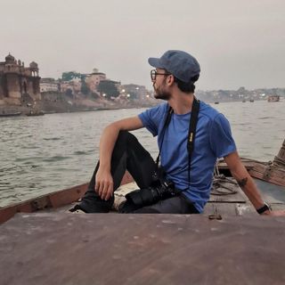 Il fotografo Leonardo Fazio, referente piemontese dell'associazione Ascosi Lasciti che si occupa di Urbex