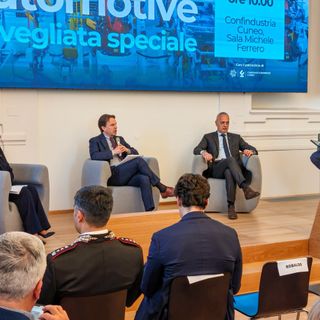 In Sala Michele Ferrero l'incontro promosso da Confindustria Cuneo e Confartigianato Cuneo: sul palco Paglia, Tronzano, Bergesio e Bignami In Sala Michele Ferrero l'incontro promosso da Confindustria Cuneo e Confartigianato Cuneo: sul palco Paglia, Tronzano, Bergesio e Bignami