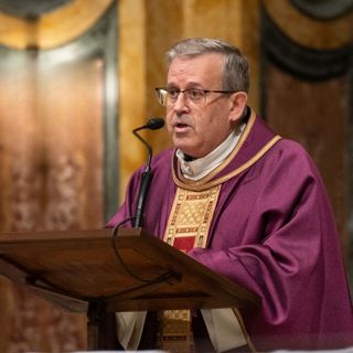Il 26 marzo don Attard ha presieduto la sua prima Messa da Rettor Maggiore nella Basilica di Maria Ausiliatrice (foto Agenzia Info Salesiana) Il 26 marzo don Attard ha presieduto la sua prima Messa da Rettor Maggiore nella Basilica di Maria Ausiliatrice (foto Agenzia Info Salesiana)