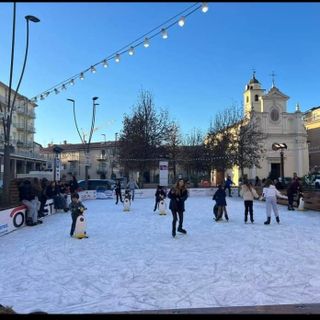 Pista di pattinaggio  ad Alba, si torna in piazza San Giovanni nonostante le petizioni dei residenti