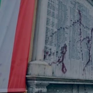 Dronero: la lapide in piazza Allemandi oggetto di un increscioso atto vandalico