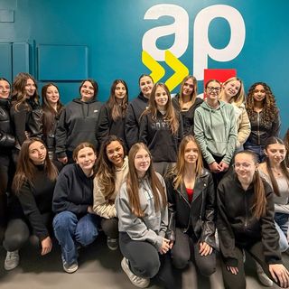 Le studentesse di Apro Formazione vincono il concorso del Comitato Resistenza e Costituzione della Regione Piemonte Le studentesse di Apro Formazione vincono il concorso del Comitato Resistenza e Costituzione della Regione Piemonte