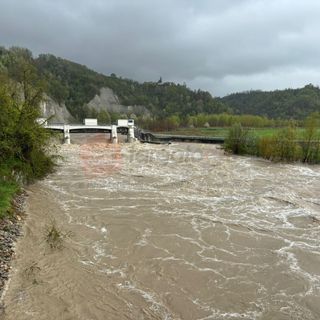 Il Tanaro in piena ieri a Clavesana