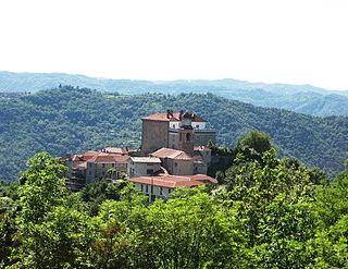 Una veduta di Pezzolo Valle Uzzone Una veduta di Pezzolo Valle Uzzone