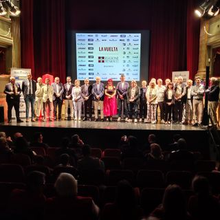 Alcuni momenti della serata tenuta ieri al Teatro Sociale di Alba