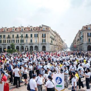 Bande in festa a Cuneo: centinaia di musicisti e majorettes per i 70 anni di ANBIMA