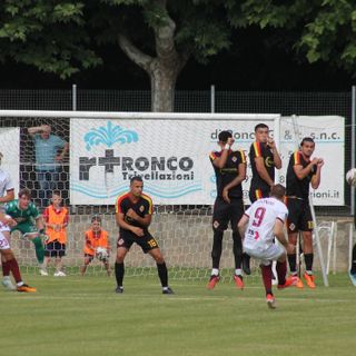 Bra in azione contro il Livorno nella Poule Scudetto 24/25 (foto a lusso)