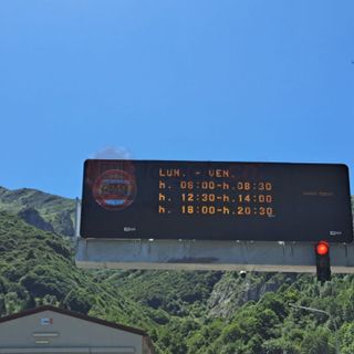 Tenda bis: da lunedì e fino al 5 dicembre si torna alle fasce orarie. Nei fine settimana rimane l'apertura dalle 6 alle 21