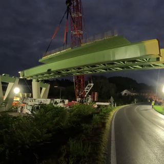 L'impalcato metallico parte del viadotto dell'Asti-Cuneo