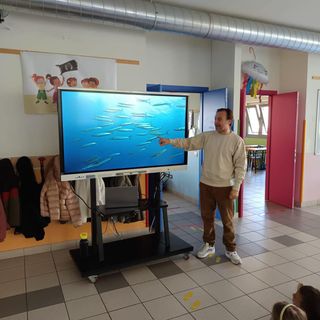 L'artista Alex Cecchetti  alla Scuola Primaria e Secondaria di Monforte,  per il progetto “Gratitudine"