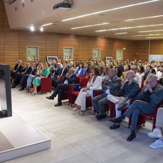 L'incontro alla Sala veduta, sul palco il direttore Fabrizio Pace