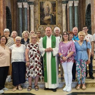 Schegge di luce: pensieri sui Vangeli festivi di don Antonio Dellagiulia