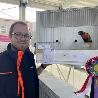 L'allevatore braidese di pappagalli Fabio Mano