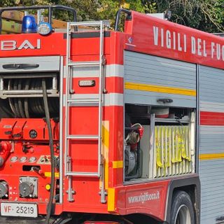 Resta intossicato dal monossido mentre usa un compressore a scoppio