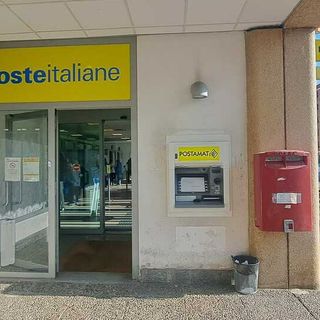 Saluzzo: danneggia l'ATM dell'ufficio postale con un'ascia, denunciato 27enne pachistano