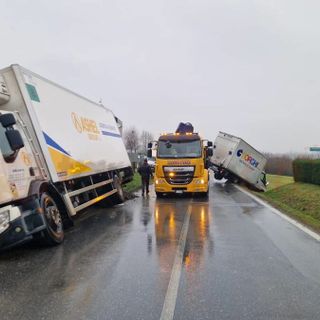 I mezzi finiti fuori strada