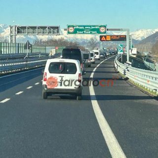 Immagine dell'apertura dell'autostrada A33 lo scorso 29 dicembre