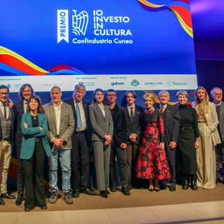 Foto di gruppo per giuria e premiati