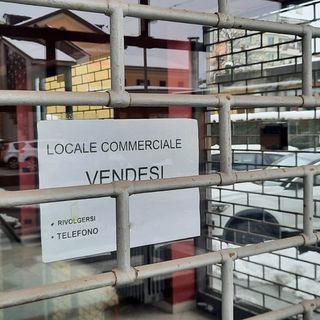 "Quando i portici saranno bui e deserti, forse si capirà il valore dei negozi fisici nelle città" [VIDEO]