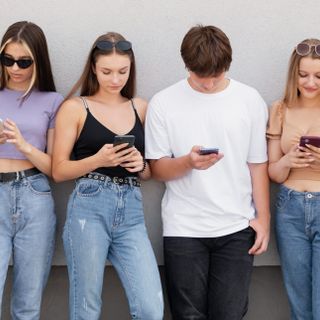 "La patente per lo smartphone": ad Alba una serata informativa sul rapporto tra adolescenti e tecnologie digitali