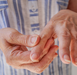 Artrosi ed esercizio terapeutico: un incontro organizzato da Auser Alba Langhe e Roero