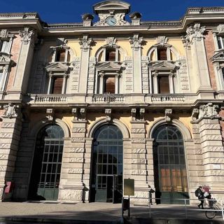 Il palazzo della stazione ferroviaria