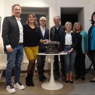 La macchina da scrivere protagonista al Caffè letterario