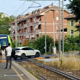 L'episodio che si è verificato ieri al passaggio a livello del Mussotto e che ha convolto il  treno regionale 26402