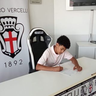 CALCIO GIOVANILE / Rocco Pulitanò riparte dalla Pro Vercelli, accordo biennale per l’Under 15