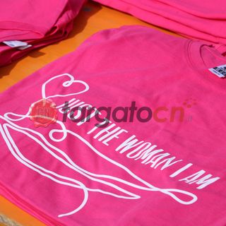 La maglietta ufficiale di una delle scorse edizioni di Just The Woman I Am