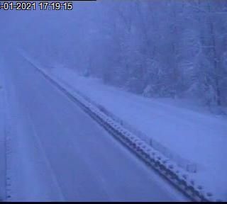Nevica senza sosta: autostrada chiusa ai mezzi pesanti da Carmagnola all'imbocco della A10 a Savona Nevica senza sosta: autostrada chiusa ai mezzi pesanti da Carmagnola all'imbocco della A10 a Savona