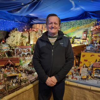 Nella foto il presepe della famiglia Fissore, visitabile in via Pollenzo 55, a Bra