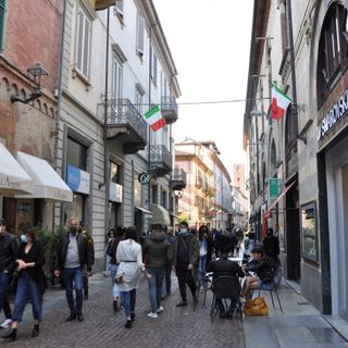 La confisca avvenuta ieri ai danni di un'attività di via Maestra