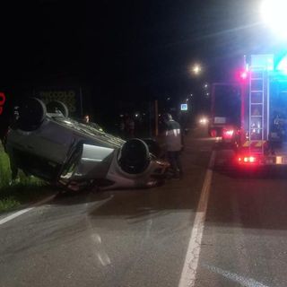 L'auto capottata ieri sera a Beinette