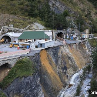 La frana provocata dalla tempesta Alex sul versante francese del tunnel del Col di Tenda