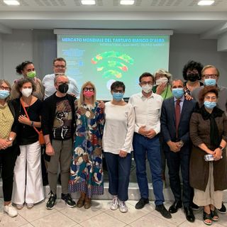 Una delegazione del Comitato “Alba Sotto le Torri – Commercianti Centro Storico”