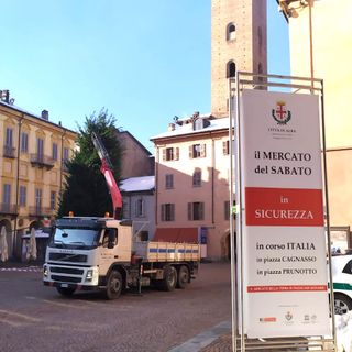 In città i totem che annunciano il trasloco del mercato non alimentare