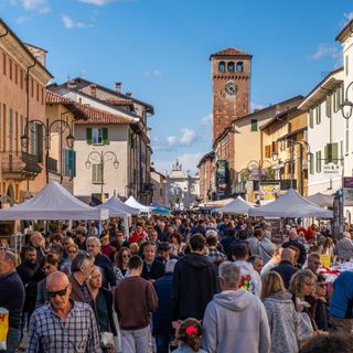 A Cherasco torna il Mercato dell’Antiquariato: domenica 7 maggio il secondo appuntamento dell'anno