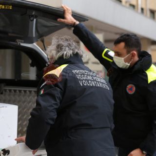I vaccini contro il Covid arrivano al Santa di Croce di Cuneo: preparativi in corso per somministrare le 80 dosi (FOTO e VIDEO) I vaccini contro il Covid arrivano al Santa di Croce di Cuneo: preparativi in corso per somministrare le 80 dosi (FOTO e VIDEO)
