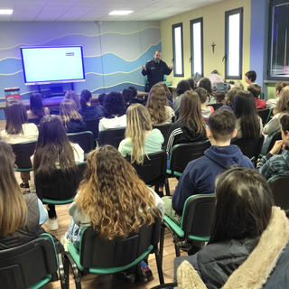 Alla scuola secondaria di primo grado di Bossolasco si è parlato di cyberbullismo coi Carabinieri