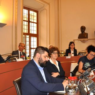 Mensa scolastica di Bra, la maggioranza replica: “Commissione richiesta dalla minoranza è pretestuosa”