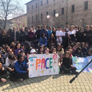 Una passata manifestazione promossa dalla scuola di pace braidese