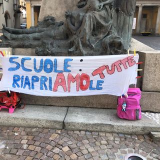 Il Piemonte resterà in rosso. Ma dopo Pasqua scuole aperte fino alla prima media